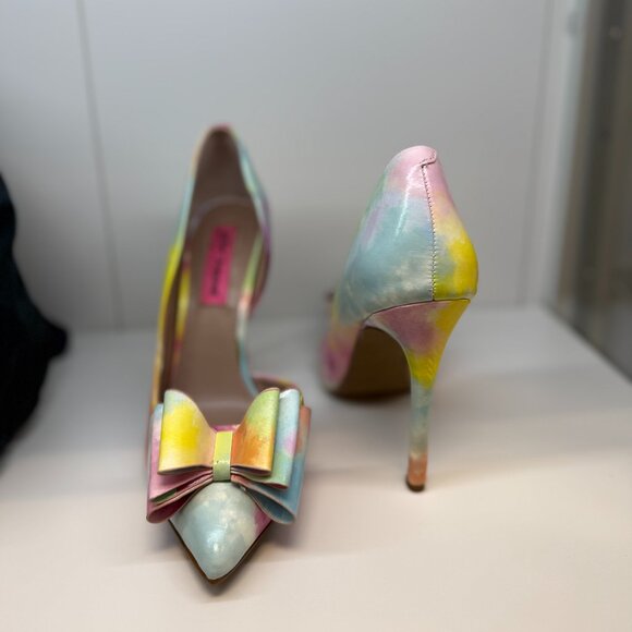 BETSEY JOHNSON PUMPS SZ 6 - Picture 1 of 3